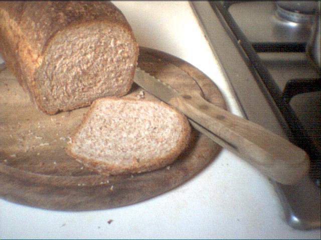 het brood is vrij stevig van structuur