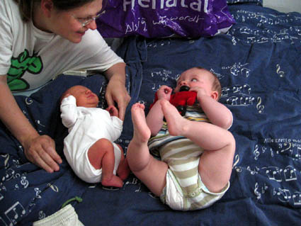 Samen op het bed